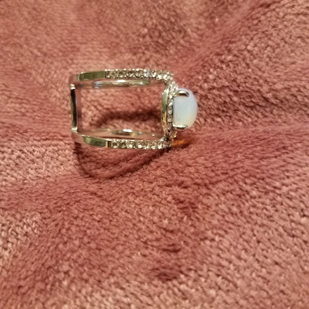 Moon stone ring - Picture 2 of 4